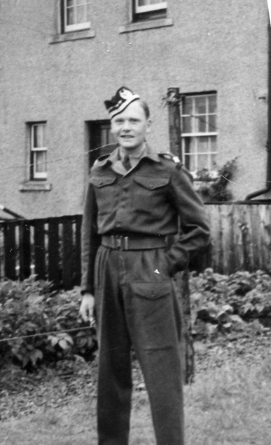 Photograph of Second Lieutenant Lewis Gordon Paterson